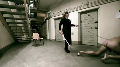 Domina Domme April - whipping her slave’s culo